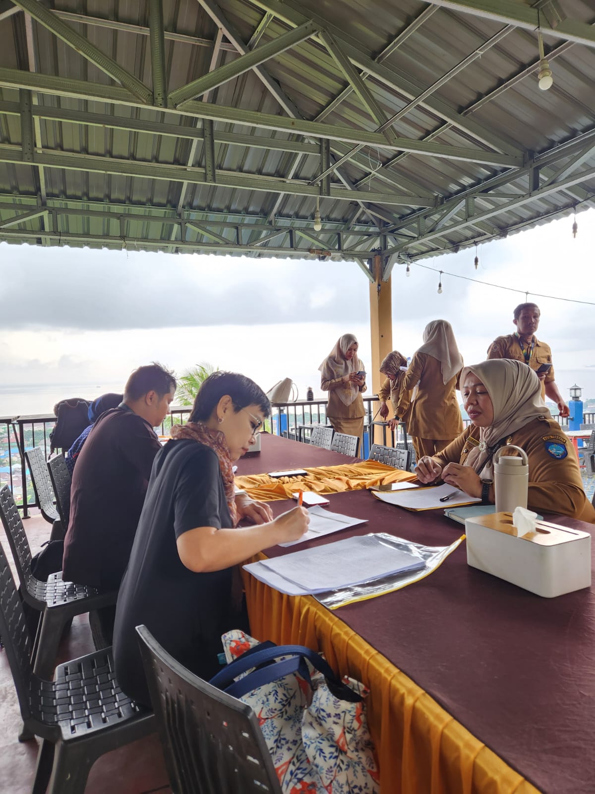 Proses indepth interview Kepala Dinas Kesehatan bersama tim JER promkes (Joint External Review) dengan Kemenkes